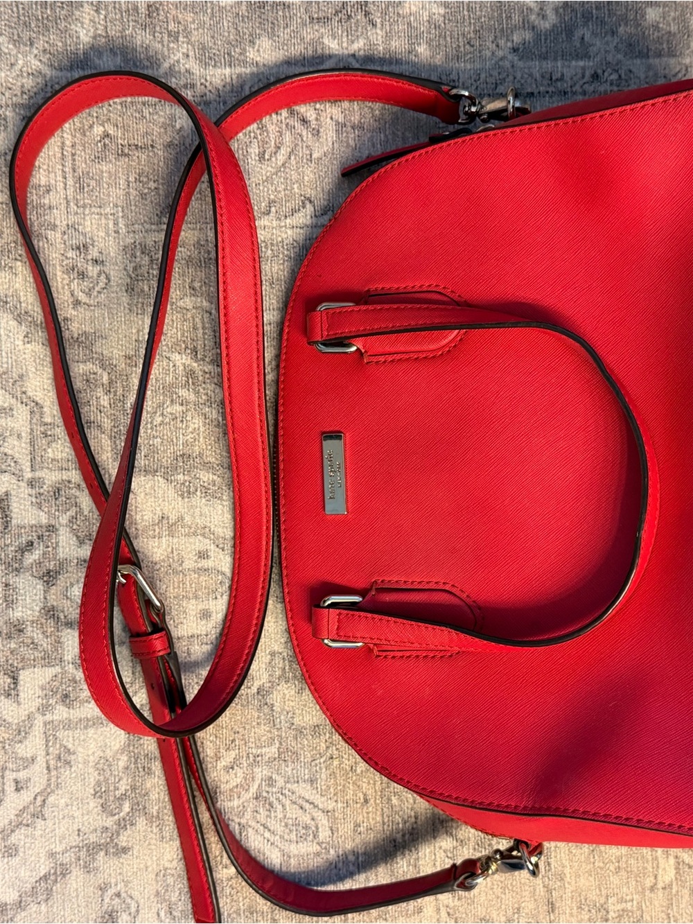 Red Women's Crossbody Tote - Sleek Everyday Bag